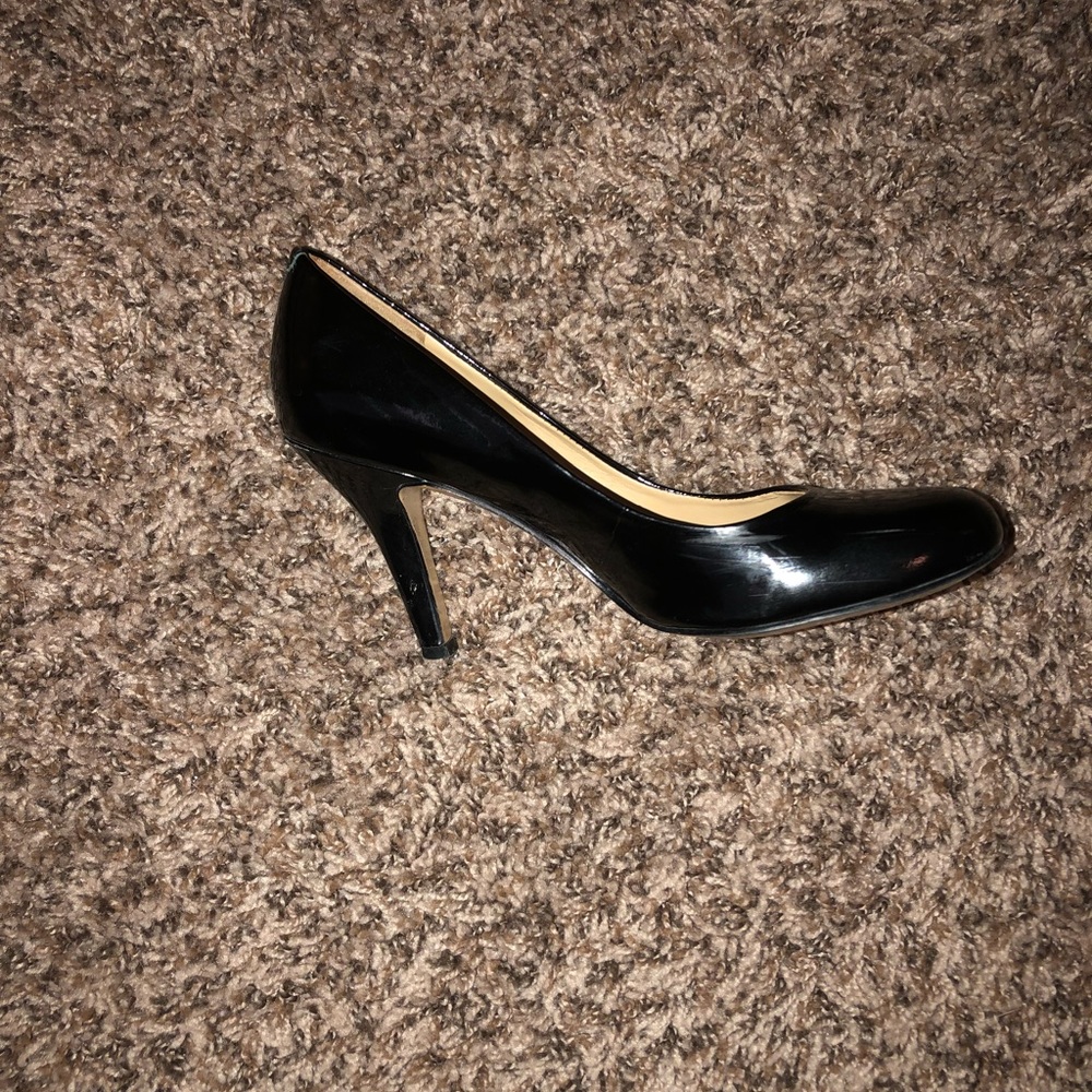 NINE WEST size 6 black heels